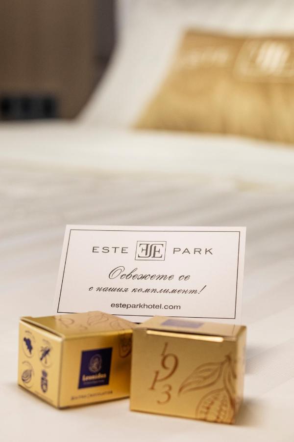 -- Park -- Part Of Urban Chic Luxury Design - Parking & Compliments - Next To Shopping & Dining Mall